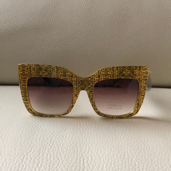 Sunglasses - Picture 3 of 6